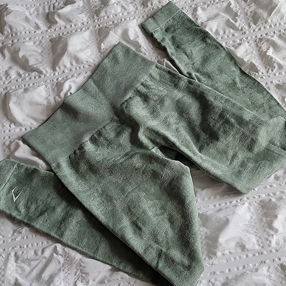 Sage Green Gymshark Leggings - Picture 4 of 5